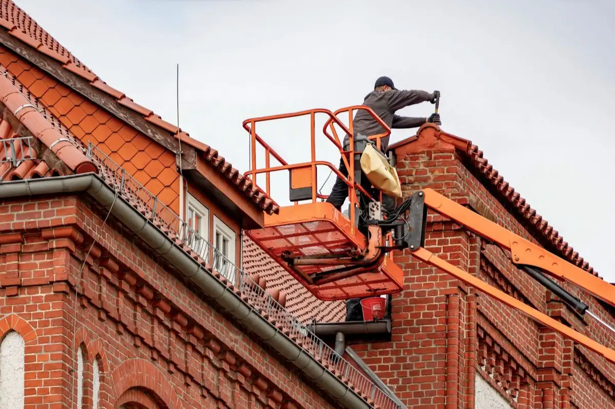 Emergency Roof Tarping in Sterling Heights, MI